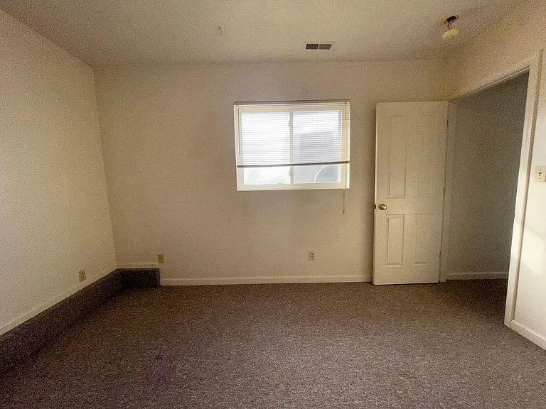 Coming Soon: 9011 W Jackson St! 3 Bedroom 1 Bath! Pet Friendly! Yorktown School District — Photo 6