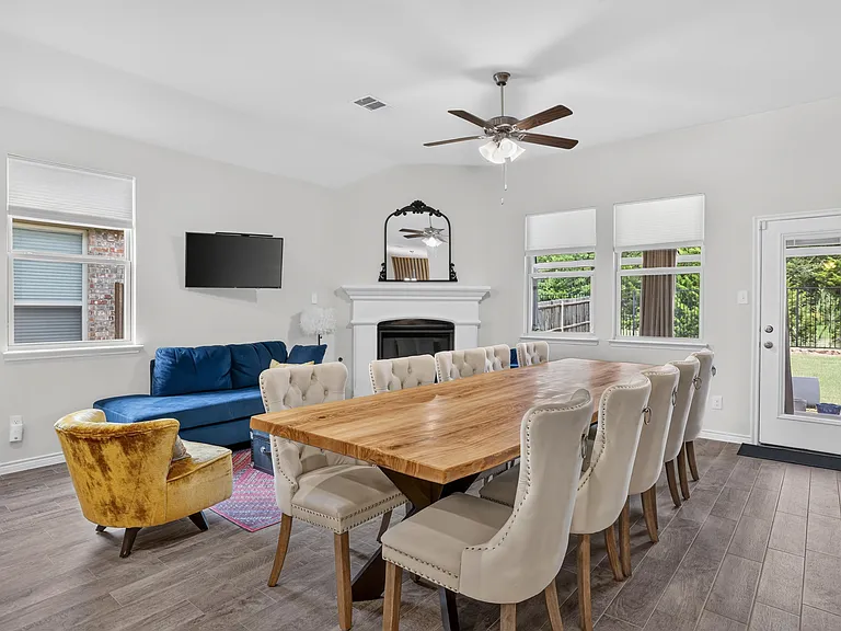 3936 Sidney Ln — Photo 10