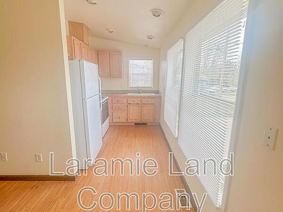 4th image of 388 N Buchanan St APT B