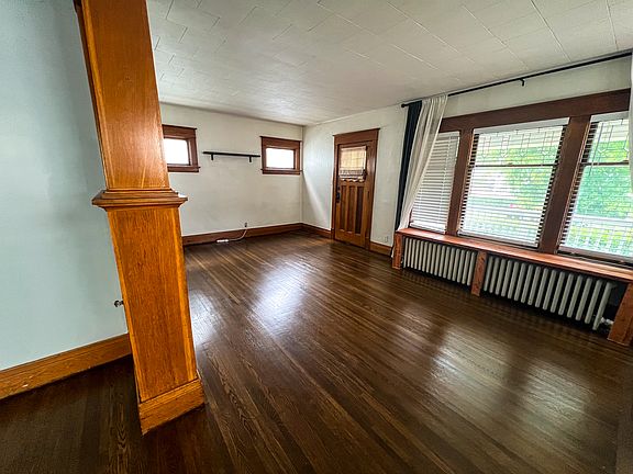 3rd image of 568 Linden Ave APT 1