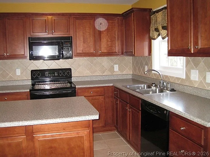 91 Union Cir — Photo 4