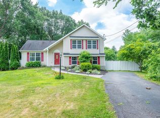 6A Island View Rd, Cohoes, NY 12047