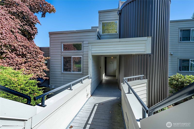 3rd image of 7525 Old Redmond Road #403