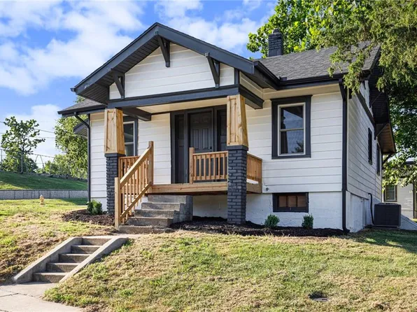 110 S Neconi Ave, Bonner Springs, KS 66012