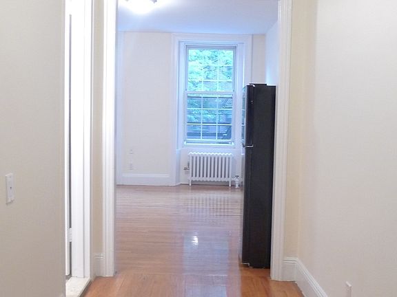 5th image of 226 E 59th St #2W
