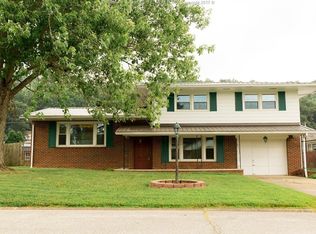 2804 Pinehurst Ln, Huntington, WV 25704