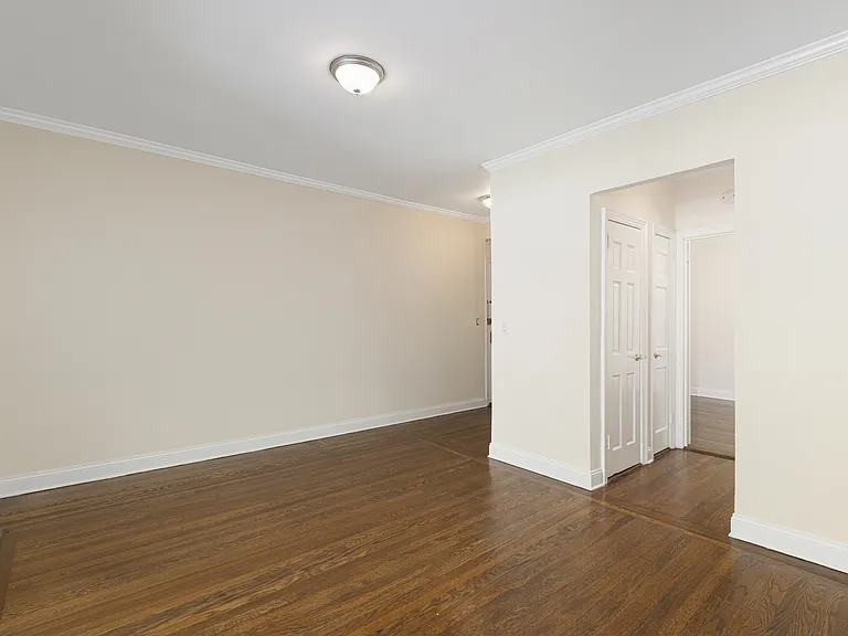 310 E 75th St #4G — Photo 4