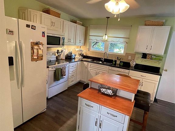 4th image of 2270 Pheasant Dr
