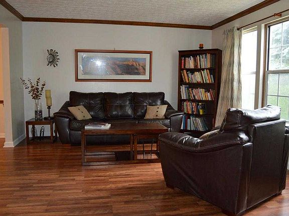 4th image of 6921 Blackhawk Ct