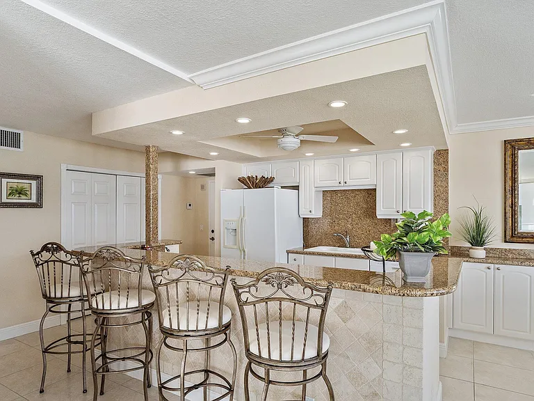 5440 N Ocean Dr #907 — Photo 17