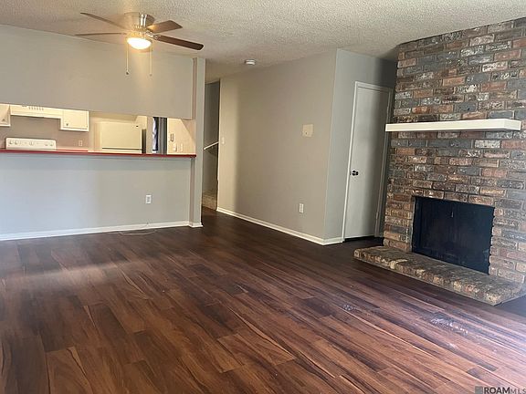 3rd image of 1921 Southpointe Dr