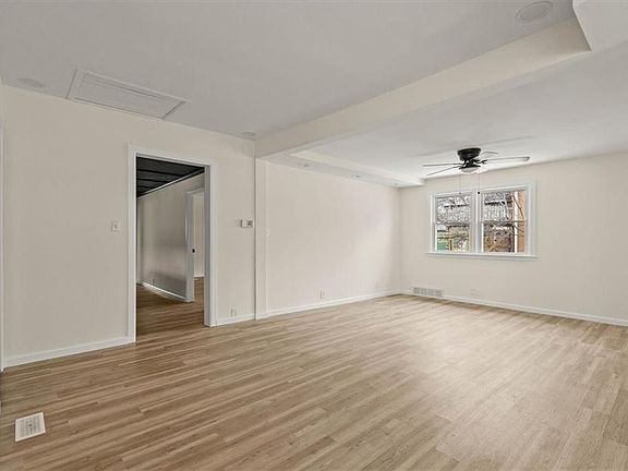 5th image of 613 E Lexington Ave