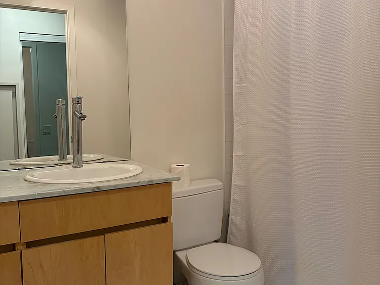 38 Niagara St #304 — Photo 17