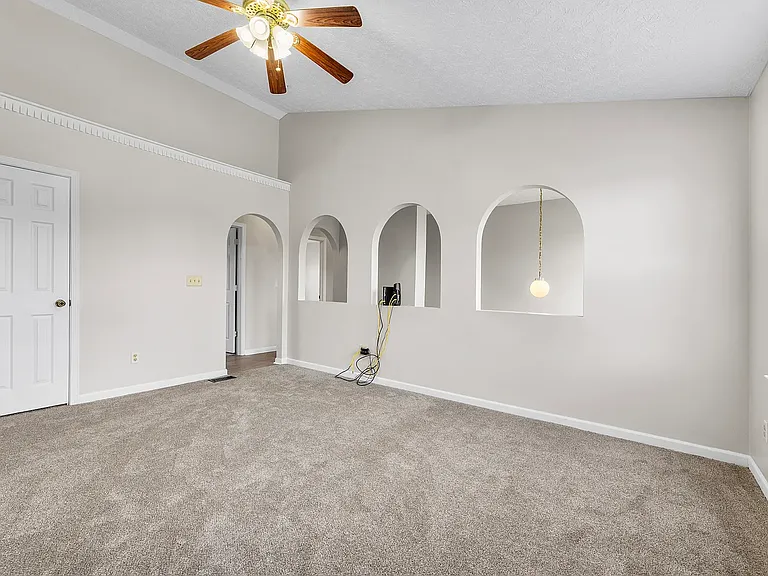 328 Regency Ave — Photo 22