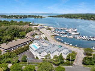 21 W Water St #PENTHOUSE A, Sag Harbor, NY 11963