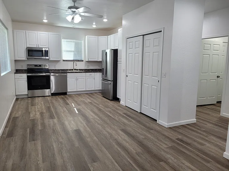 862 E Cherry Hills Way — Photo 5