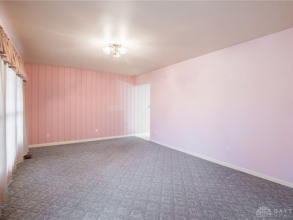 3rd image of 218 Southerly Hills Dr