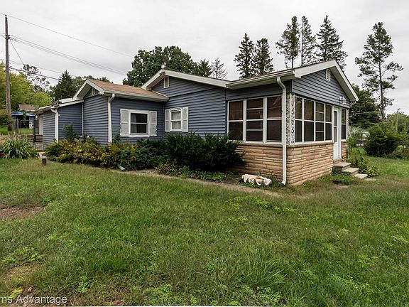 3rd image of 2642 Lakeridge Ave