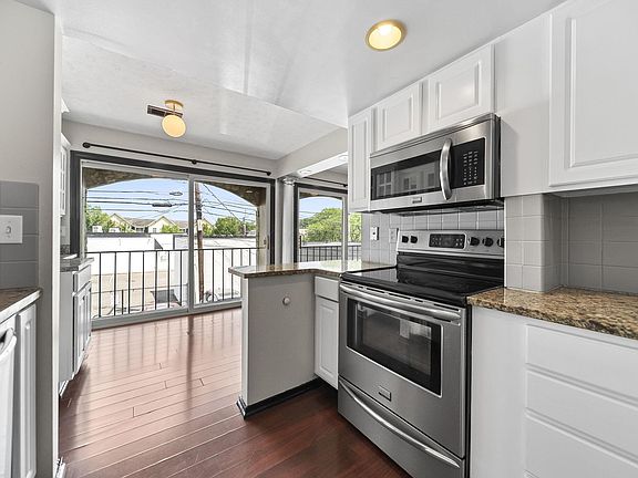 4th image of 1208 Ashland Ave