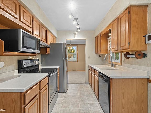 4th image of 11598 Ronald Dr