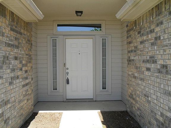 Welcome home! 3 bedroom, 2 bath