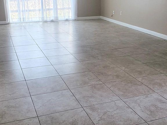 5th image of 832 W Huntington Dr APT 16