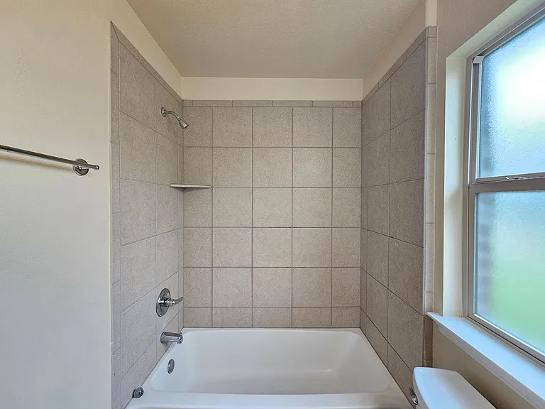 300 W Libra Dr — Photo 21