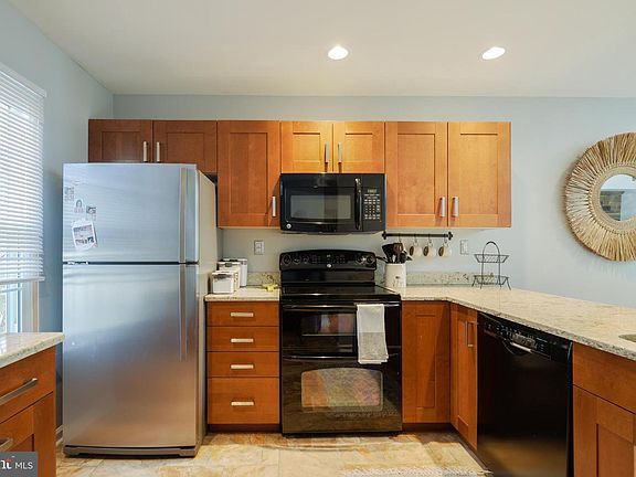 4th image of 293 Wexford Ct #293