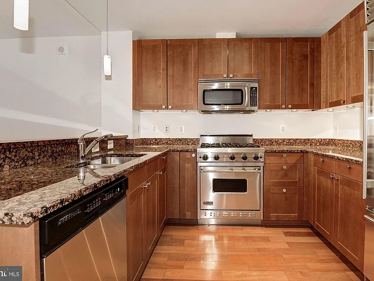 2425 NW #L — Photo 6