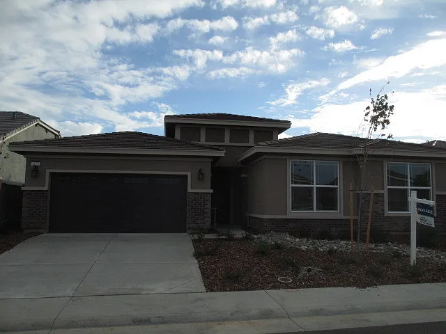 West Roseville single story home in Sierra Crossings — Photo 3