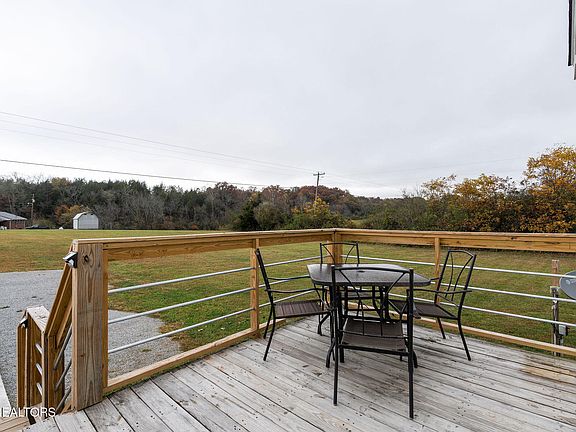 4th image of 673 Aaron Davis Rd