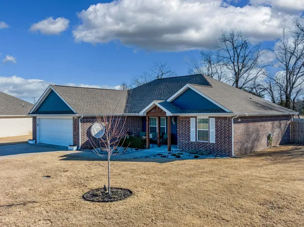 1019 Village Dr, Grove, OK 74344