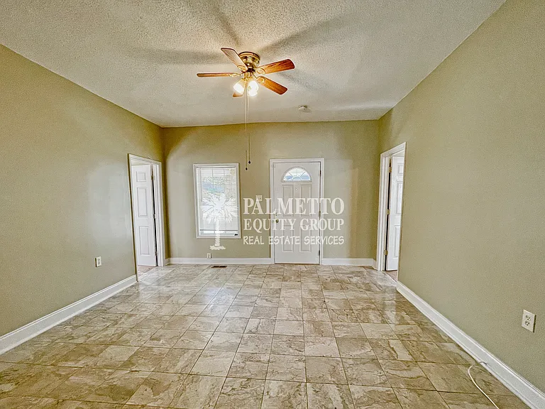 829 Dillard St — Photo 12