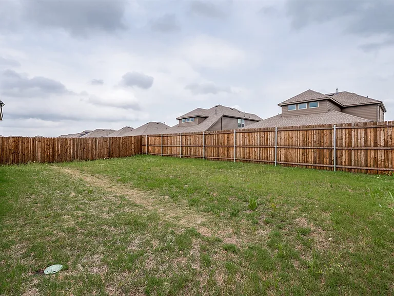 1307 Colonial Bluff Ln — Photo 24