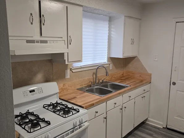 7803 Haney Dr, New Orleans, LA 70128