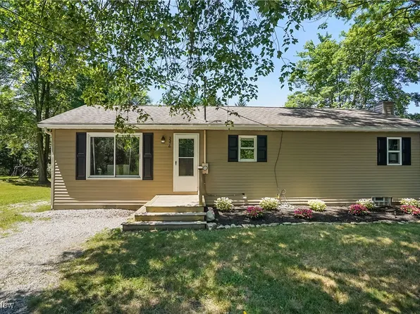 3376 Kimmel Dr, Uniontown, OH 44685