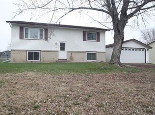 355 Prairie Rd, Monticello, MN 55362