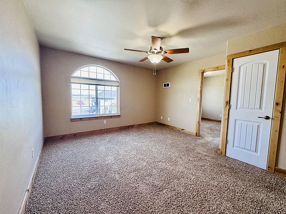 3rd image of 2781 Overlook Blvd Unit C