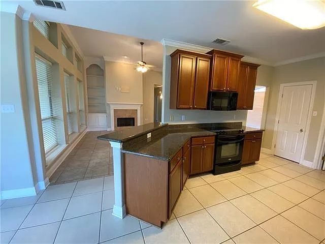 35 New Canaan Hills Ct — Photo 9