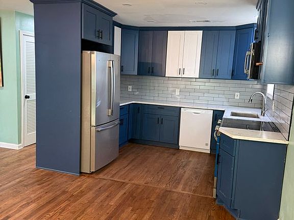 3rd image of 331 Simca St SE