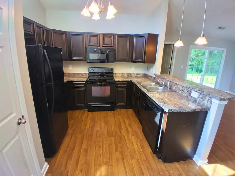 169 Woodland Park Loop — Photo 6
