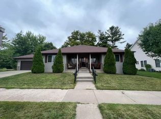 180 Bindl Dr, Reedsburg, WI 53959