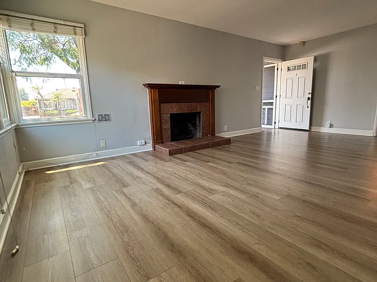 419 N Citrus St — Photo 5