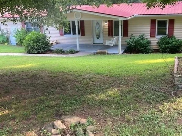 2808 Pierce Rd, Gainesville, GA 30507