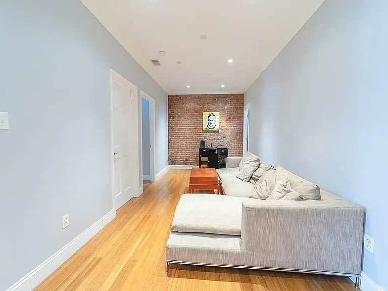 27 E 7th St #4F — Photo 1