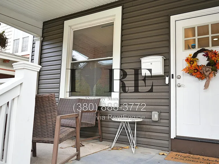148 N Monroe Ave — Photo 3