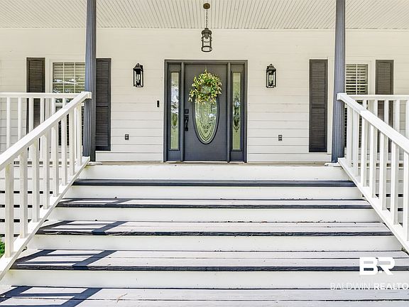 2nd image of 3875 Patricia Dr