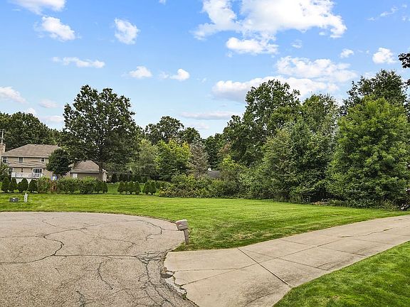 2nd image of 6105 Saint Andrews Dr