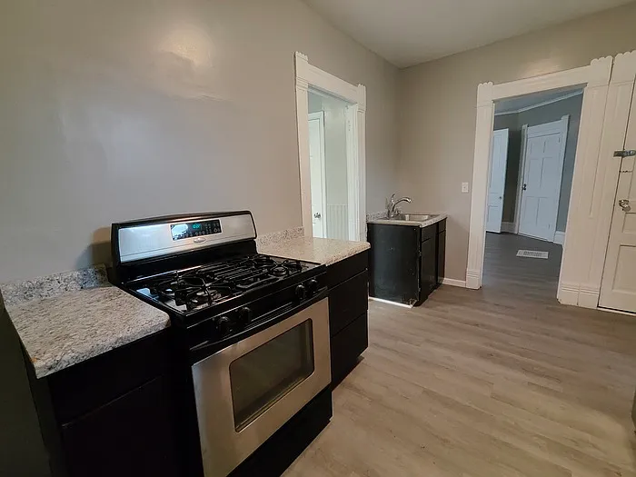 1225 Andrews St #1 — Photo 3