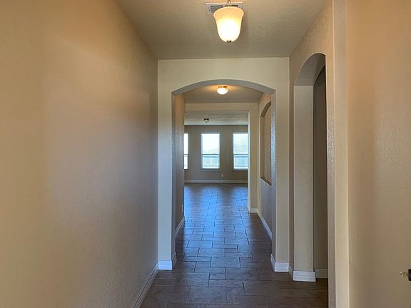 2nd image of 5470 Cypress Poin